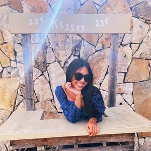 Meet your Posher, Caitlyn